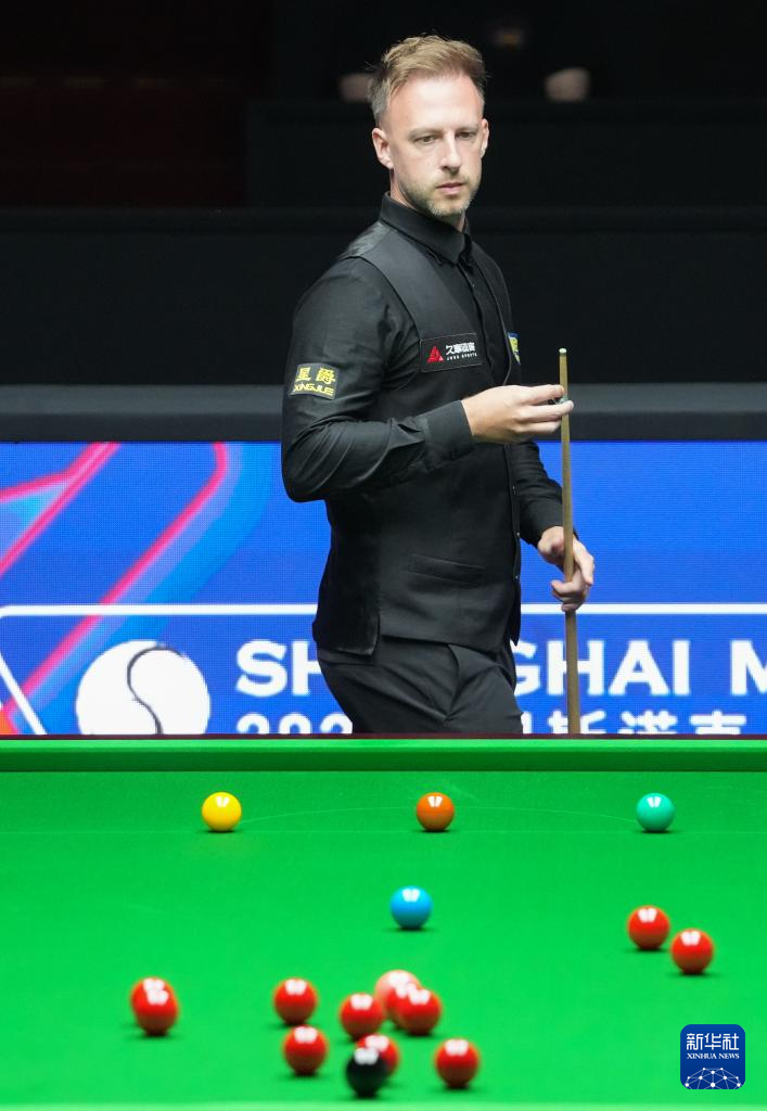 场的防守轮 场的防守轮