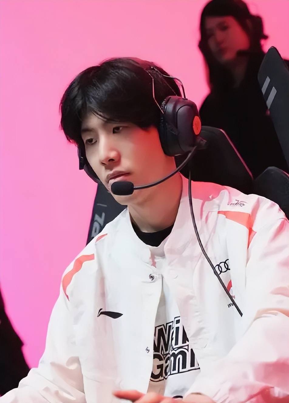 影响她生活 影响她生活